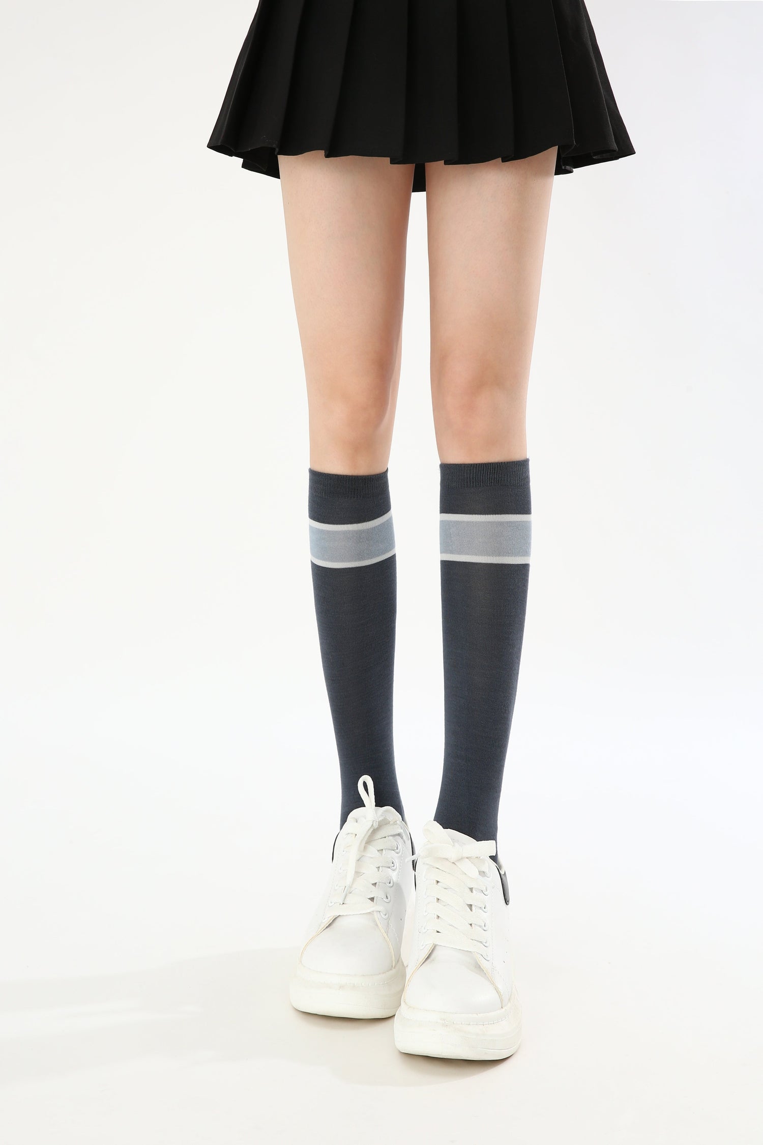 Elegance Knee-High Azure Gray Socks - Plushell