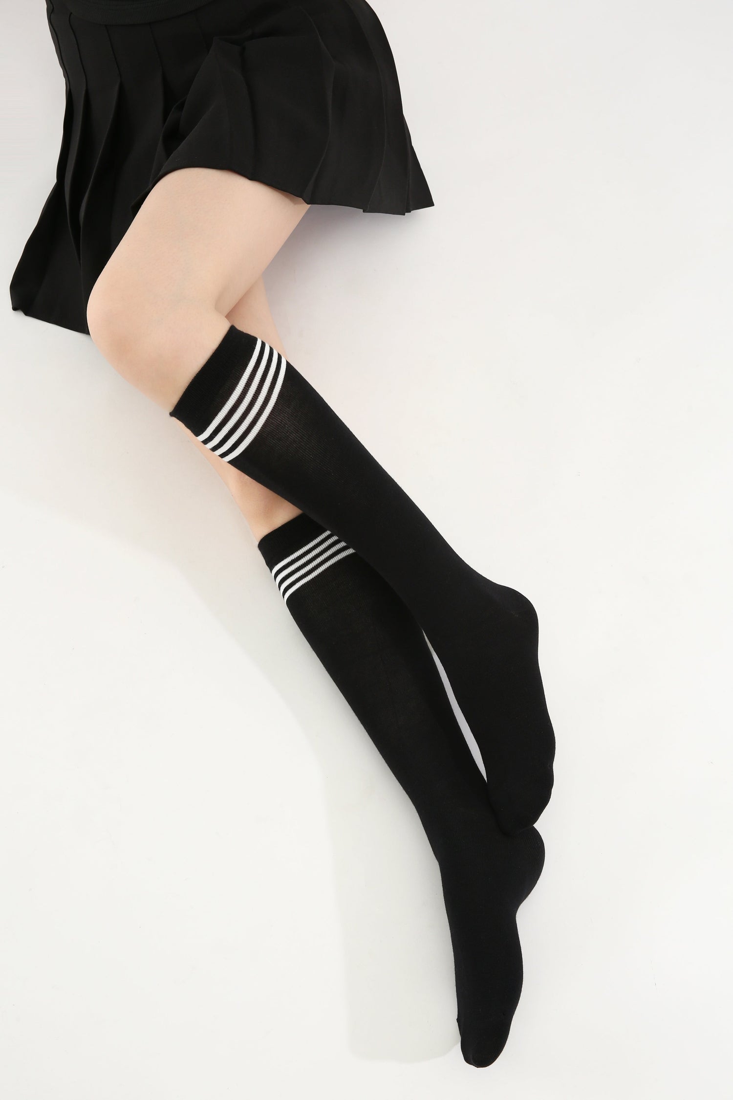 Elegance Knee-High Black Socks - Plushell