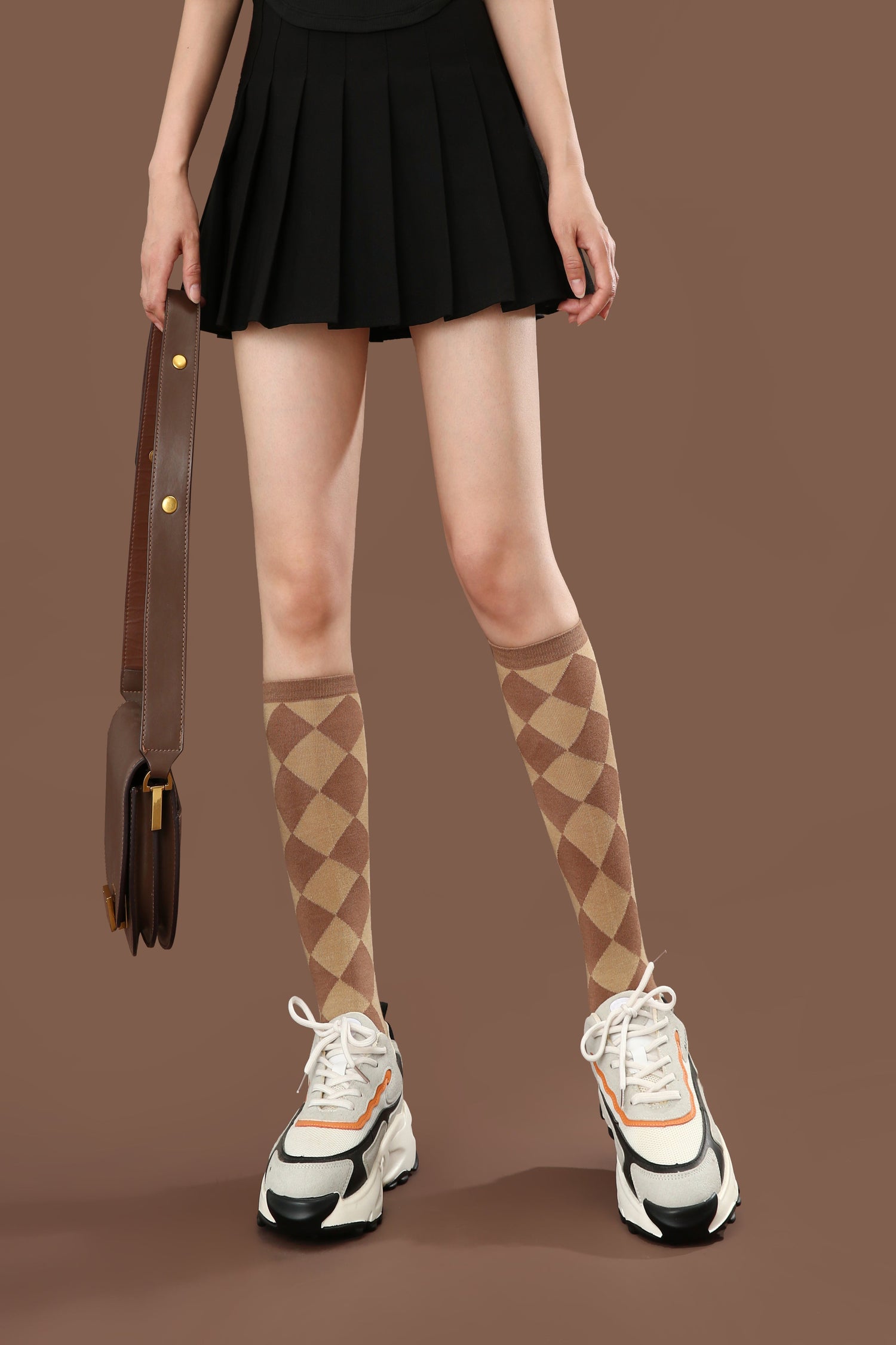 Elegance Knee-High Brown Socks - Plushell