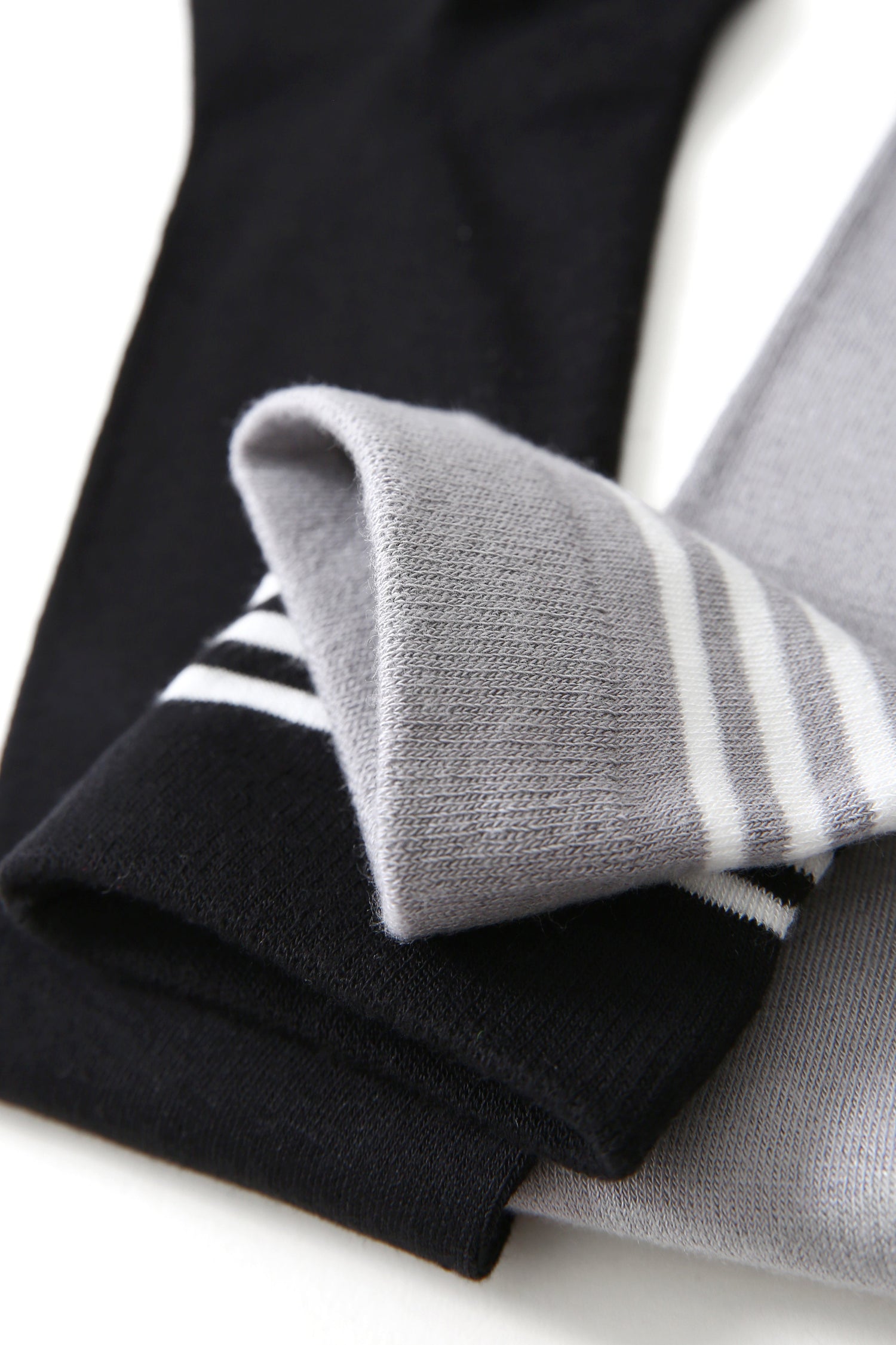 Elegance Knee-High Gray Socks - Plushell