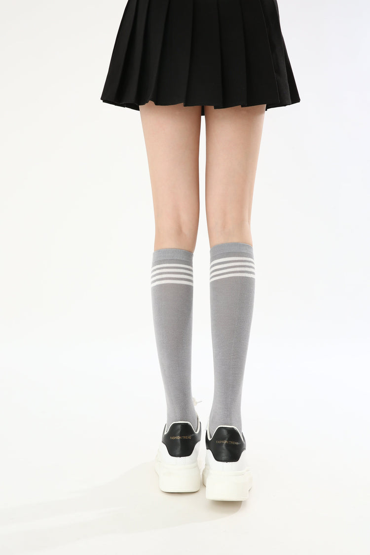 Elegance Knee-High Gray Socks - Plushell