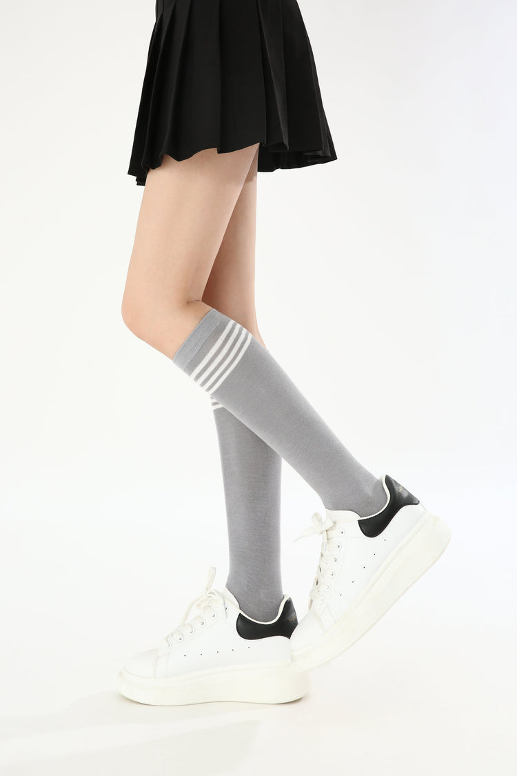 Elegance Knee-High Gray Socks - Plushell